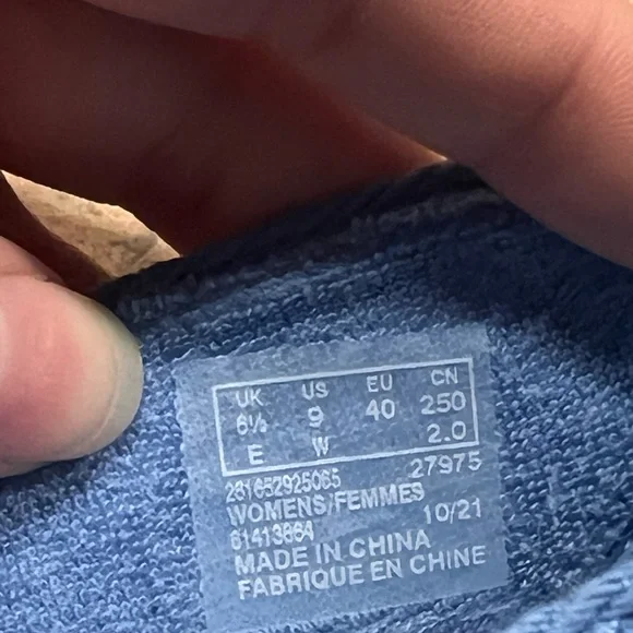 CLARKS Cloudsteppers Breeze Slip On Loafer - size women’s 9 W - Picture 7 of 8